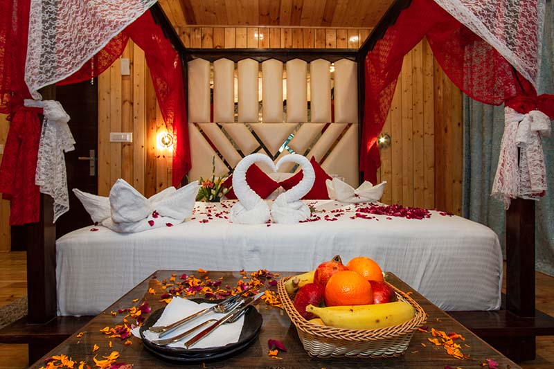 Honeymoon Suite
